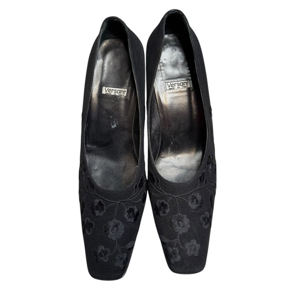 Versani Black Satin Floral Embroidered Heels Made in Italy 3” Heel Vintage Pumps - Picture 2 of 7